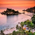 Luxury Penthouse Sea View With Terrace 贾迪尼-纳克索斯