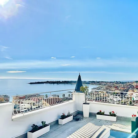 Luxury Penthouse Sea View With Terrace Appartamento Giardini Naxos